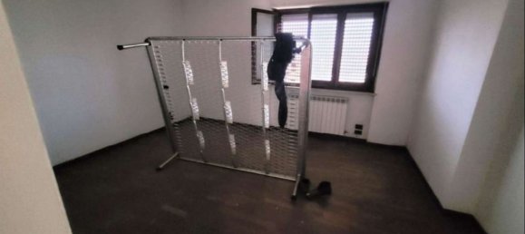 3 Schlafzimmer Wohnung in Foligno, Italy, Nr. 310994 6