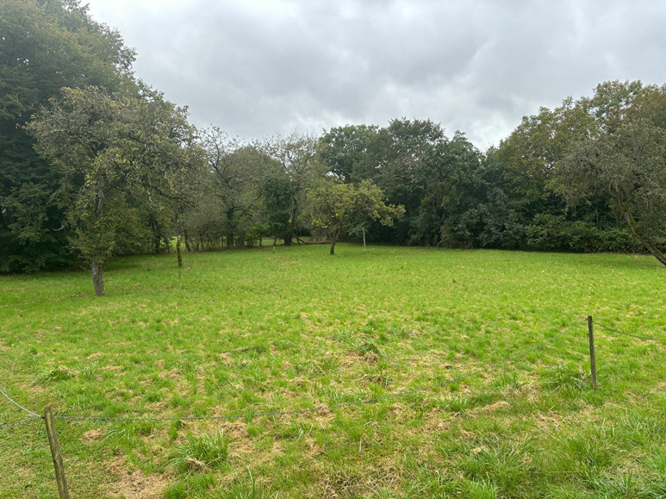  Land in Montierchaume, France No. 218808