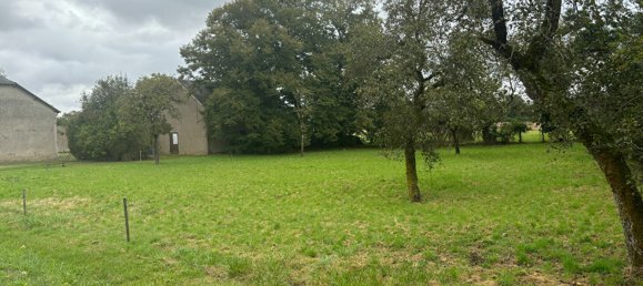 Land in Montierchaume, France No. 218808 2