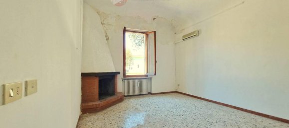 5 rooms Apartment in Morciano di Romagna, Italy No. 32997 11