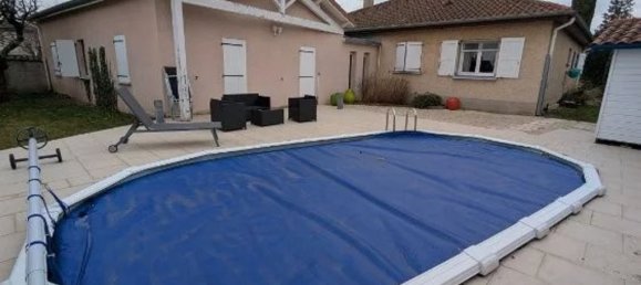 4 bedrooms Villa in Montbrison, France No. 193319 2