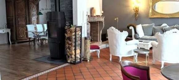 4 bedrooms Villa in Montbrison, France No. 193319 6