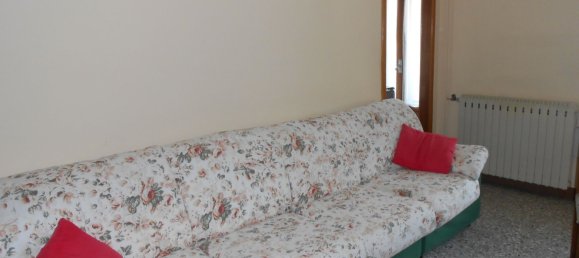 8-Zimmer Haus in Valdilana, Italy, Nr. 79946 5