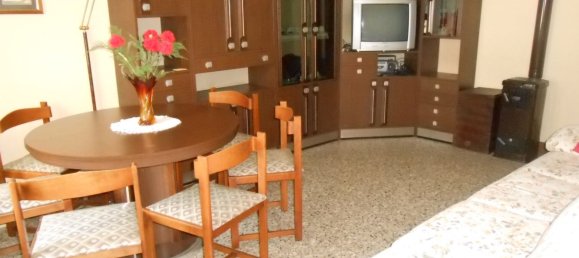 8-Zimmer Haus in Valdilana, Italy, Nr. 79946 4