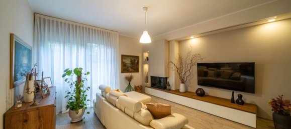 5 bedrooms Duplex in Reggio Emilia, Italy No. 349381 4