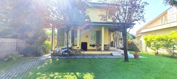 5 rooms Villa in Massa, Italy No. 105322 4