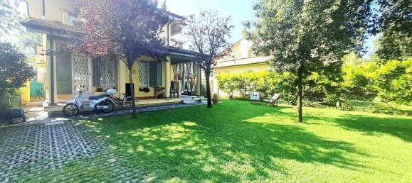 5 rooms Villa in Massa, Italy No. 105322 5