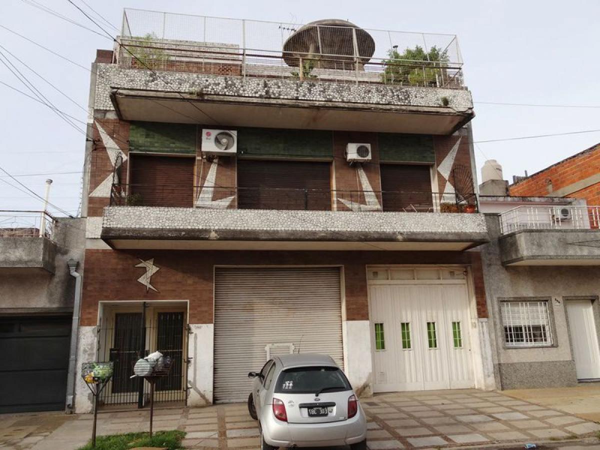 Дом с 3 спальнями в Трес де Фебреро, Аргентина № 54558