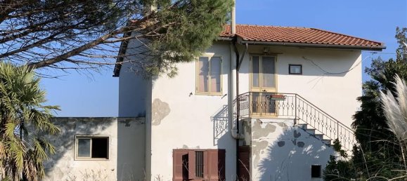 4 rooms House in Orbetello, Italy No. 124623 8