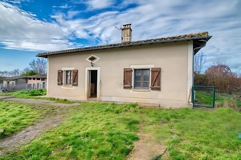 2 bedrooms House in Saint-Cirq, France No. 192645