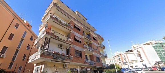3 rooms Apartment in Rome, Italy No. 150826 2