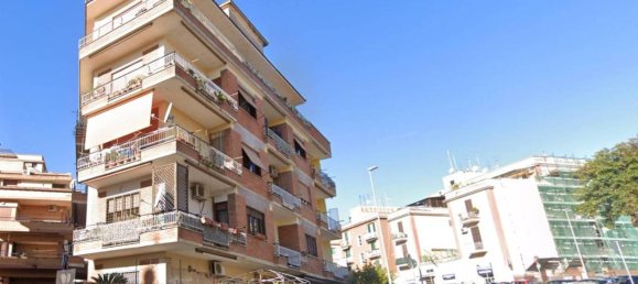 3 rooms Apartment in Rome, Italy No. 150826 4