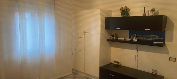 Apartamento de 6 habitaciónes en Pesaro, Italy No. 137992 2