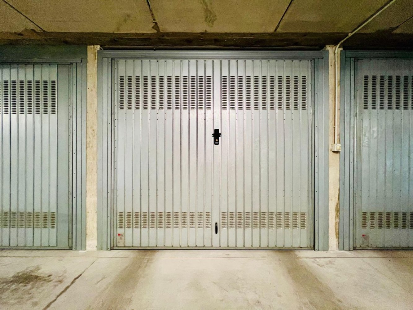 Garage in Cabiate, Italy 16m², Nr. 362342