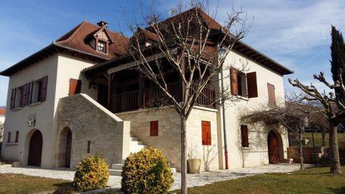 Casa de 5 dormitorios en Figeac, France No. 25065