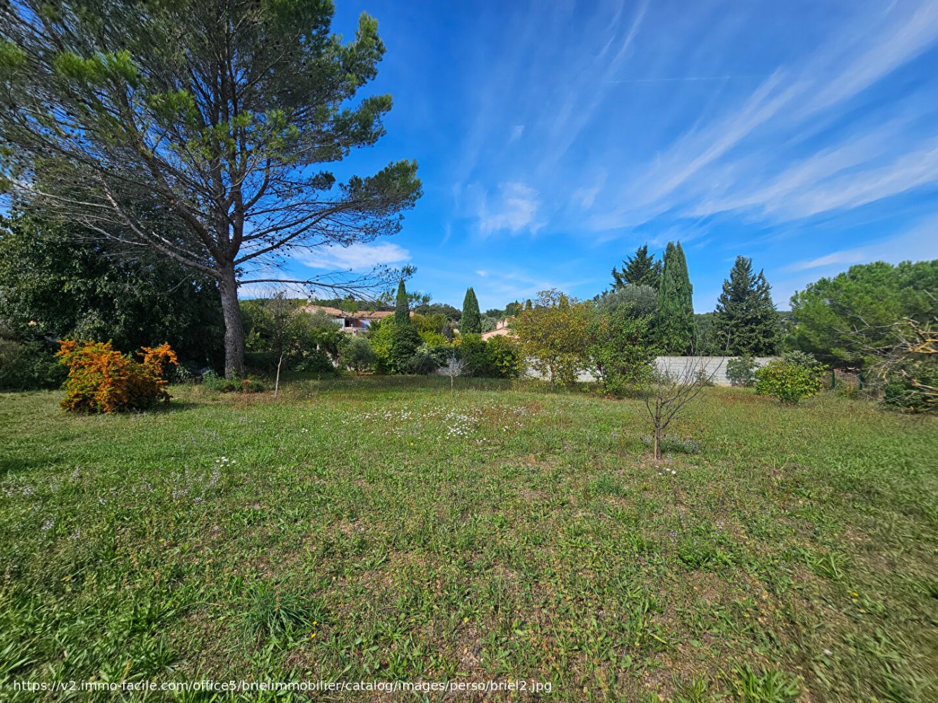 1000m² Land in Lorgues, France No. 114079