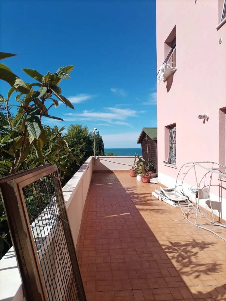 4 rooms Apartment in Falconara Marittima, Italy No. 146428