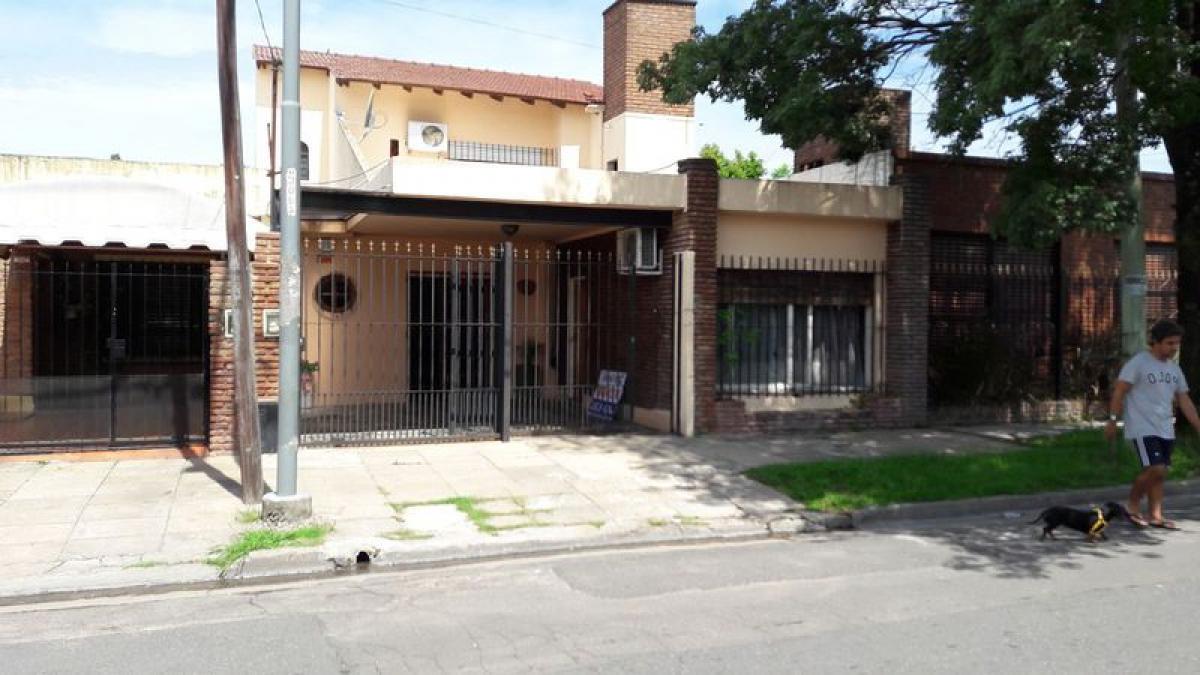 3 bedrooms House in San Miguel, Argentina No. 75335