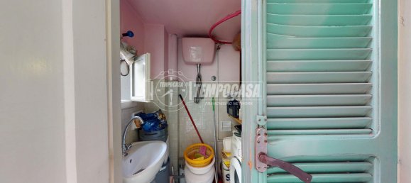 4 rooms Apartment in Bari, Italy No. 258109 3