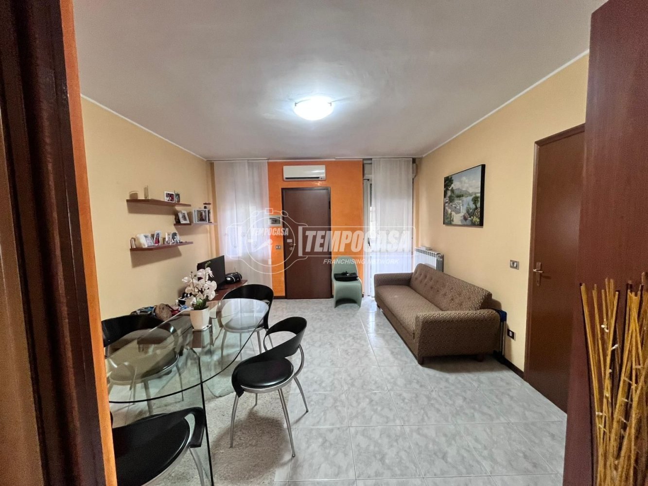 Apartamento de 2 habitaciónes en Vertemate con Minoprio, Italy No. 303555