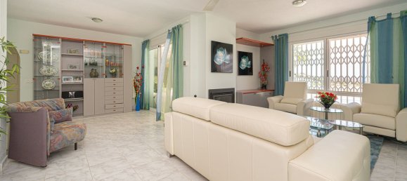 3 bedrooms Villa in La Nucia, Spain No. 158226 11