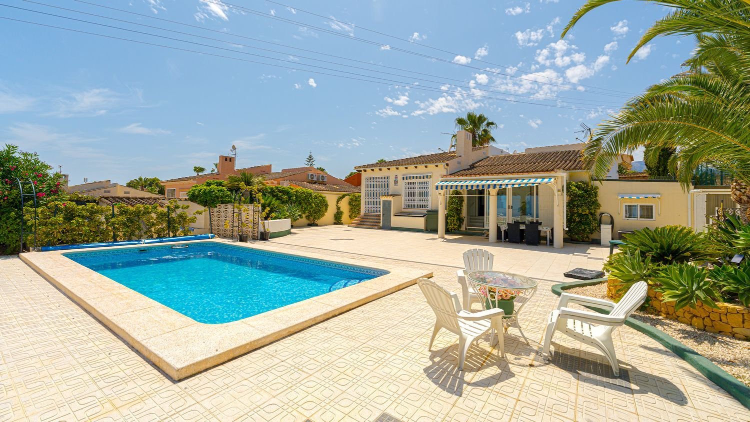 3 bedrooms Villa in La Nucia, Spain No. 158226