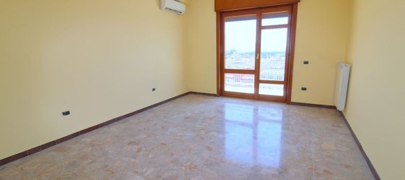5 rooms Apartment in Naples, Italy No. 295691 8