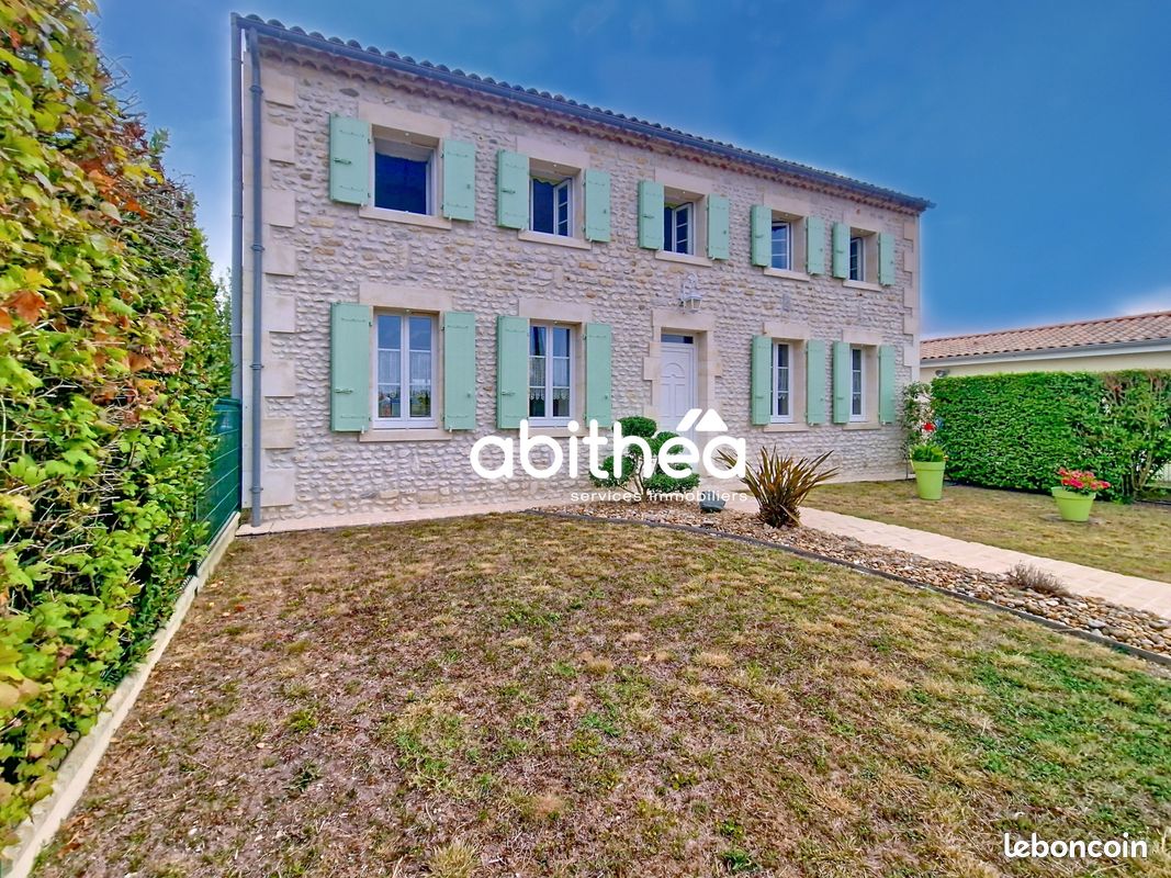 3 bedrooms House in Meschers-sur-Gironde, France No. 335952