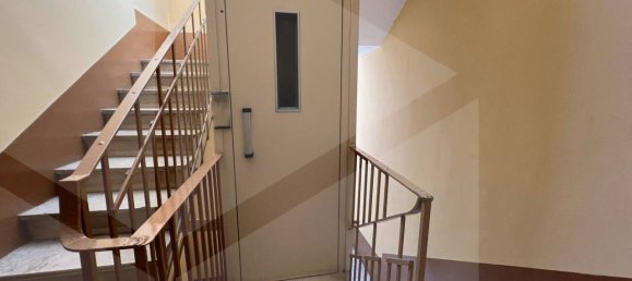 Propiedad comercial de 4 habitaciónes en Bari, Italy No. 26419 41