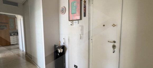 Propiedad comercial de 4 habitaciónes en Bari, Italy No. 26419 40