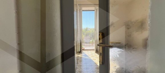 Propiedad comercial de 4 habitaciónes en Bari, Italy No. 26419 29