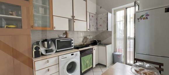 Propiedad comercial de 4 habitaciónes en Bari, Italy No. 26419 36