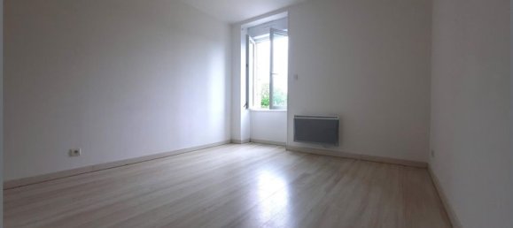 3 bedrooms House in Bressuire, France No. 301536 7