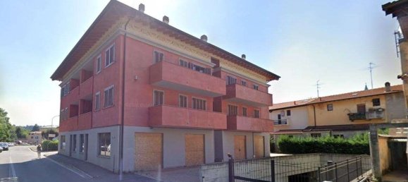 3-salle Appartement à Ponte San Pietro, Italy No. 185061 25