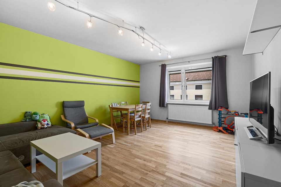 Apartamento de 3 dormitorios en Simmering, Austria No. 129028