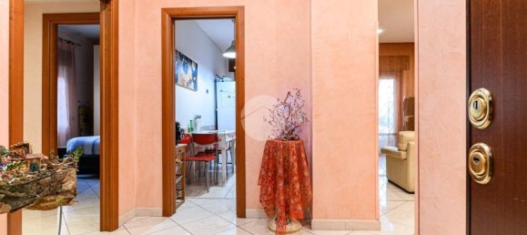 3 rooms Apartment in Rome, Italy No. 121381 10