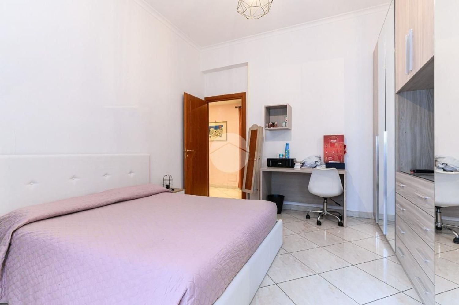 3 rooms Apartment in Rome, Italy No. 121381