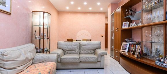 3 rooms Apartment in Rome, Italy No. 121381 7