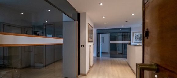 9 chambres Appartement à Genoa, Italy No. 184906 2