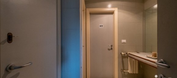 9 chambres Appartement à Genoa, Italy No. 184906 22