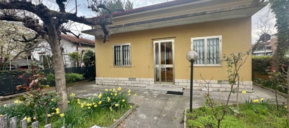 Casa de 4 habitaciónes en Riccione, Italy No. 23396 2