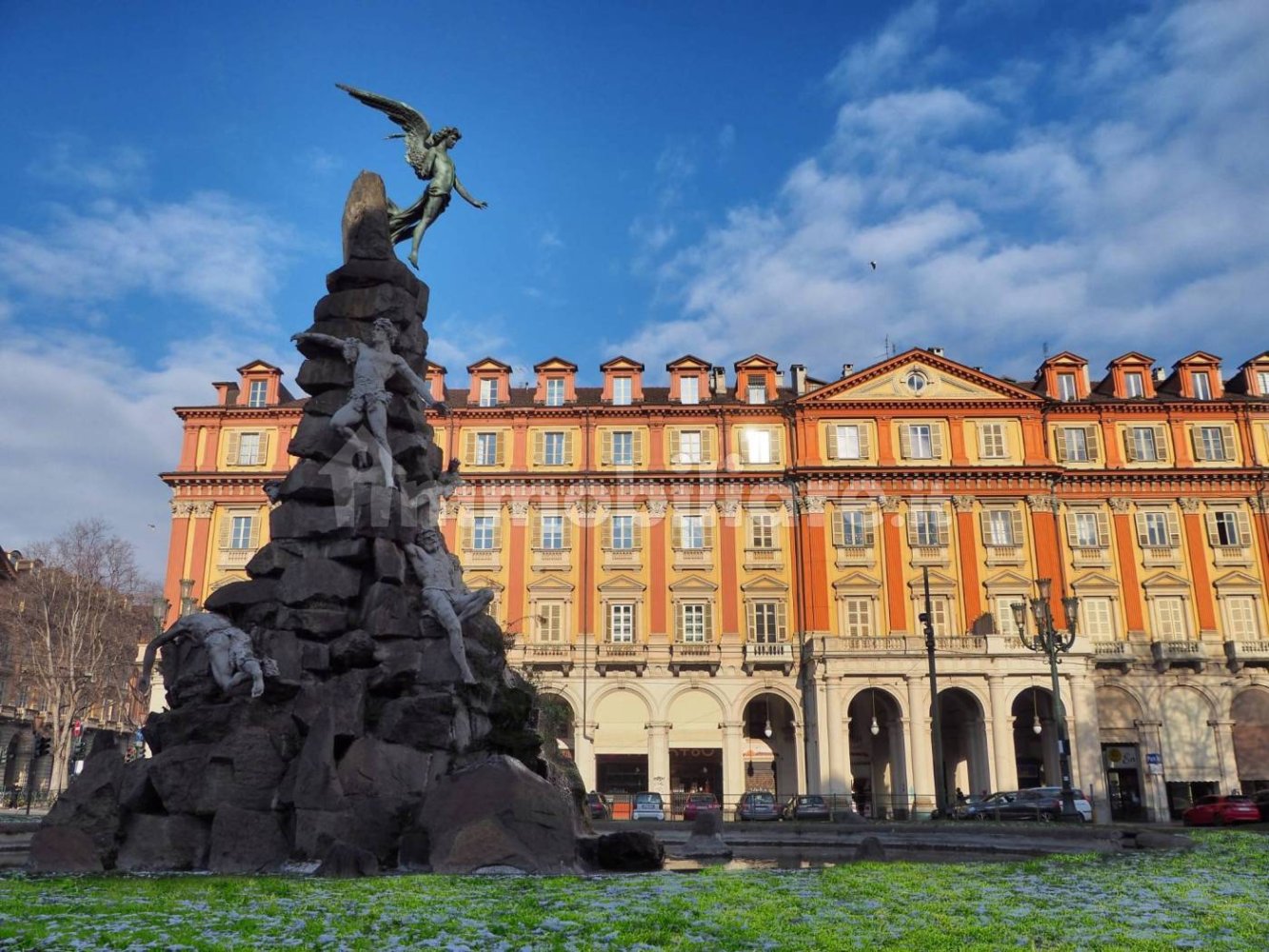 3 bedrooms Apartment in Turin, Italy No. 315121