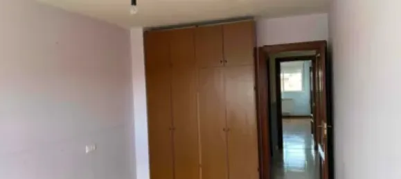 Apartamento de 3 dormitorios en León, Spain No. 187791 6