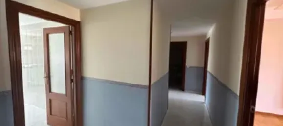 Apartamento de 3 dormitorios en León, Spain No. 187791 11