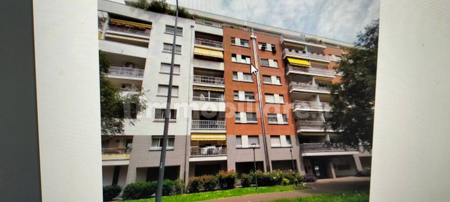 Apartamento de 2 dormitorios en Milan, Italy No. 276204