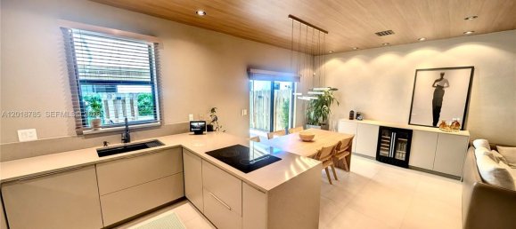 3 dormitorios dúplex en venta en Miami, Miami-Dade, Florida, USA № 614992 20