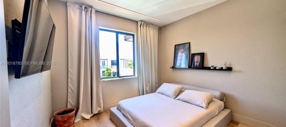 3 dormitorios dúplex en venta en Miami, Miami-Dade, Florida, USA № 614992 6