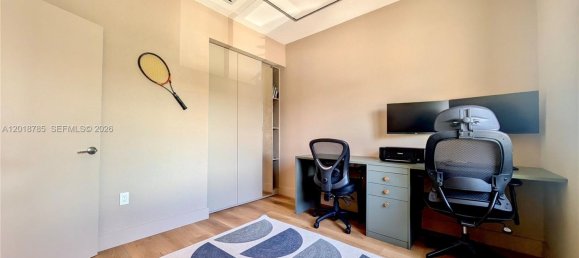 3 dormitorios dúplex en venta en Miami, Miami-Dade, Florida, USA № 614992 2