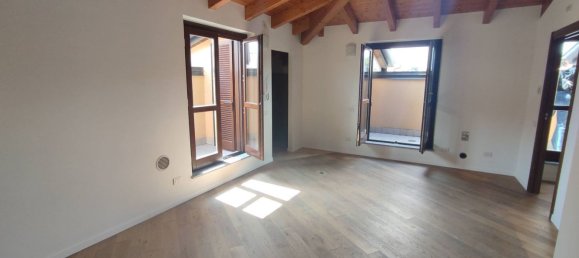2-salle Penthouse à Turate, Italy No. 313814 6