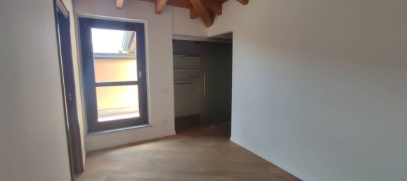 2-salle Penthouse à Turate, Italy No. 313814 7